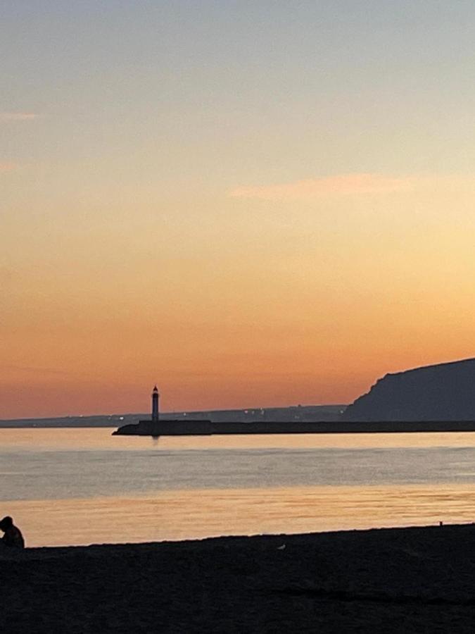 Espectacular Vivienda Junto A La Playa Y Paseo Maritimo En * Almeria