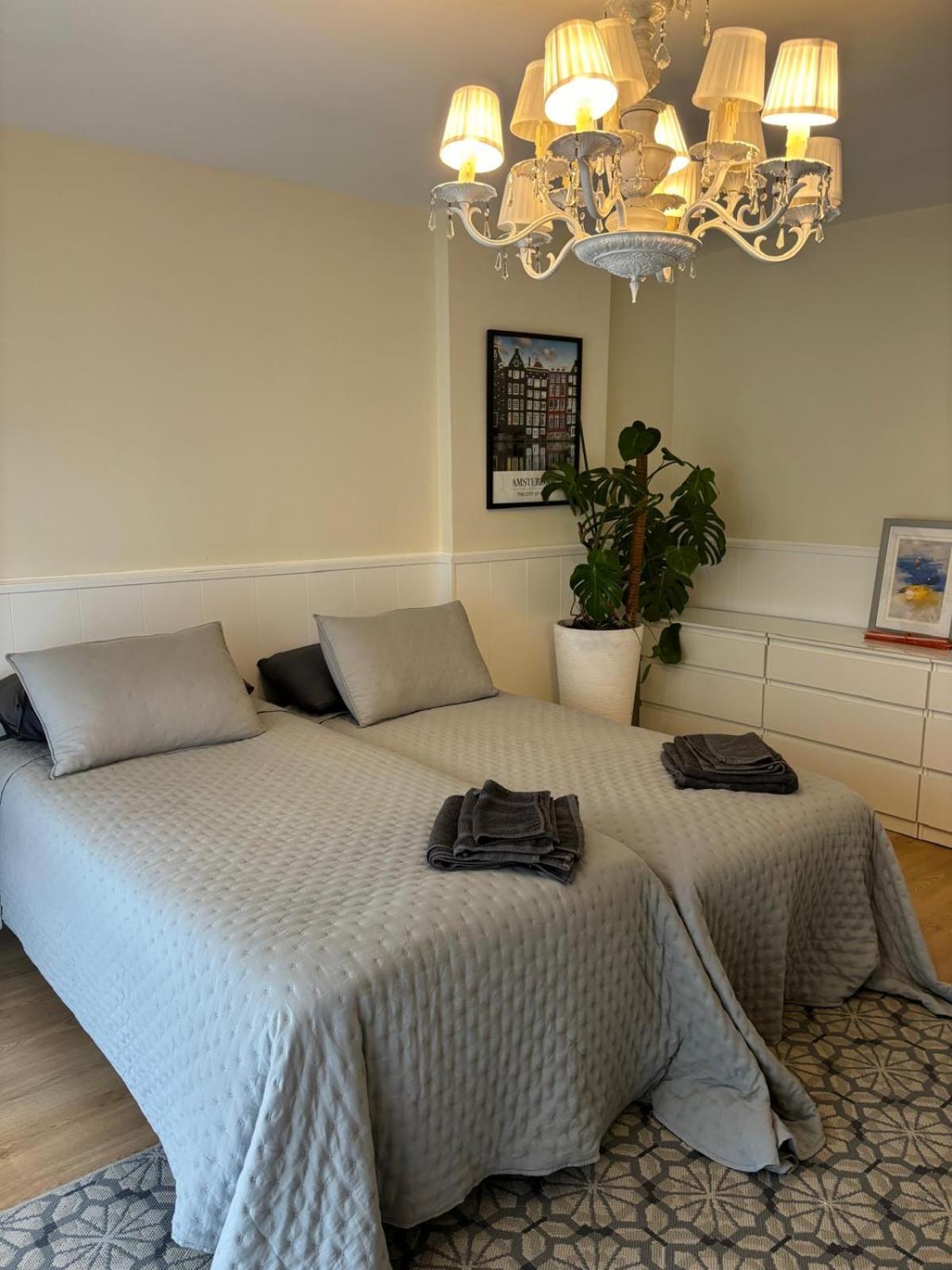 Espectacular Vivienda Junto A La Playa Y Paseo Maritimo En * Almeria